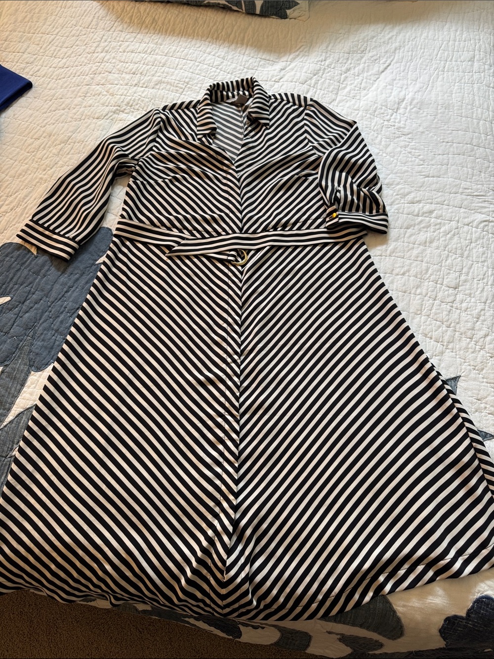 H&M Black and White 3/4 Sleeve Striped Shirt Dress